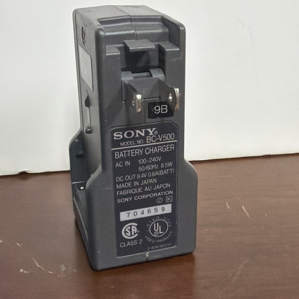Sony BC-V500 Wall Dual Battery Charger 100-240V 50/60Hz 8.5W